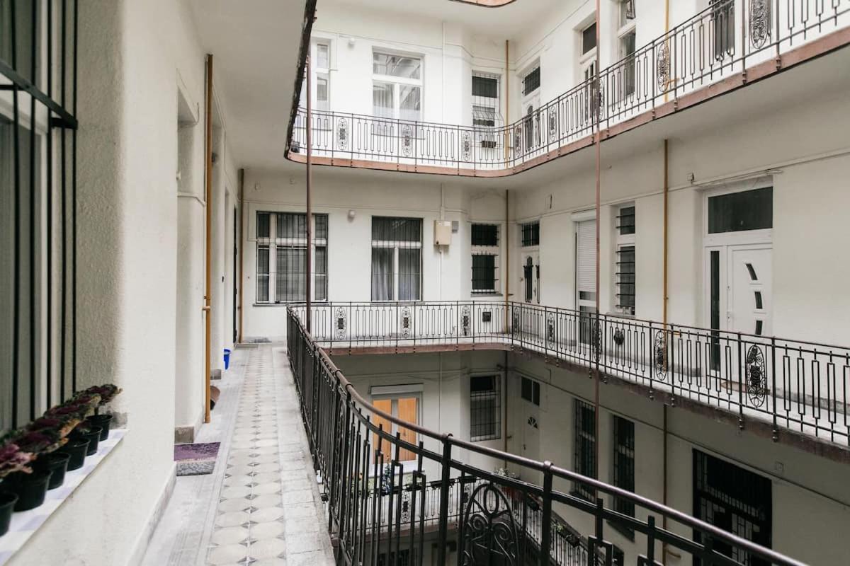 Balaton Apartment Central Budapest Budapeste Exterior foto